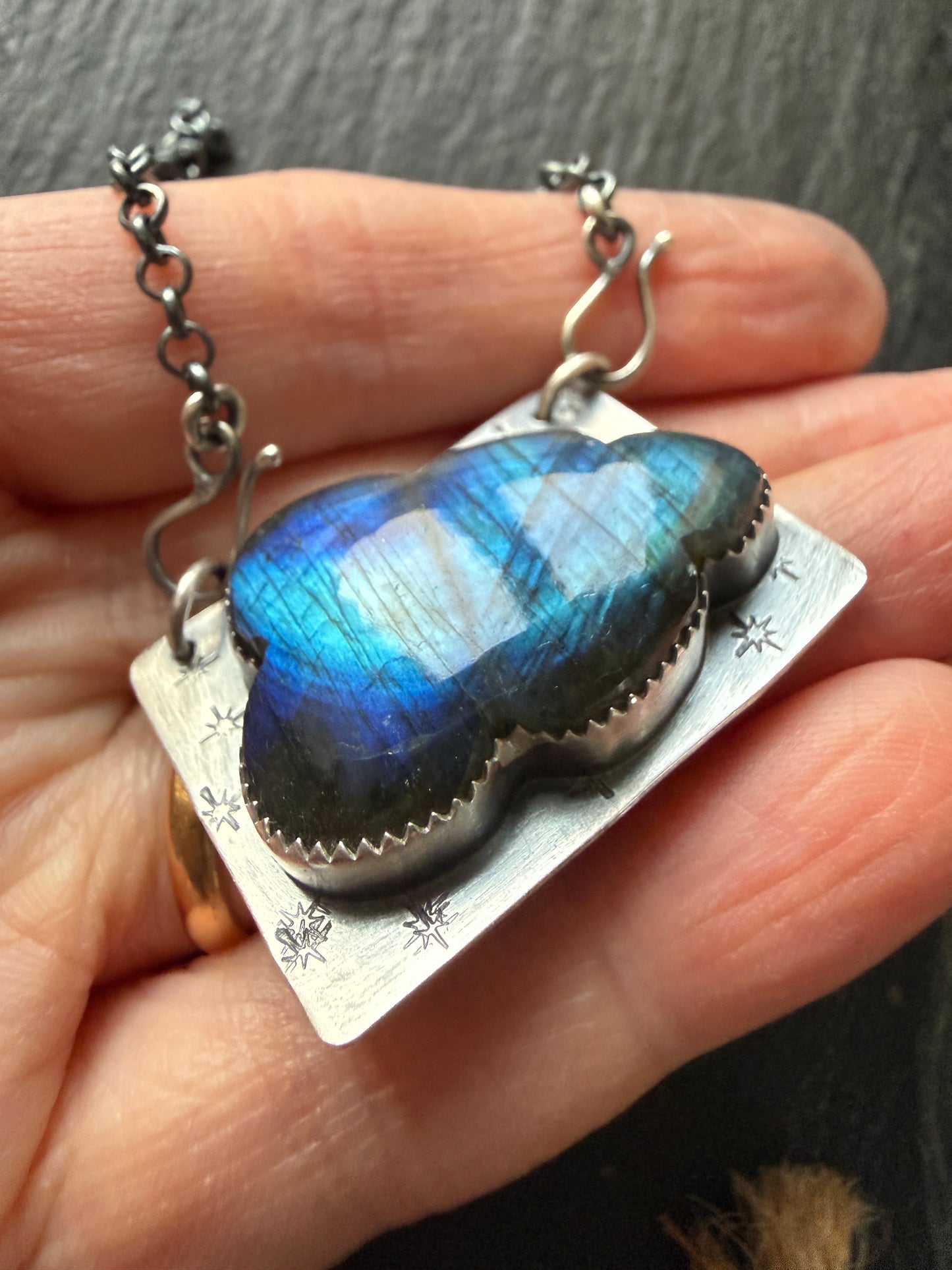Moody Blue Labradorite Cloud