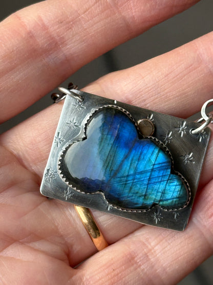 Moody Blue Labradorite Cloud