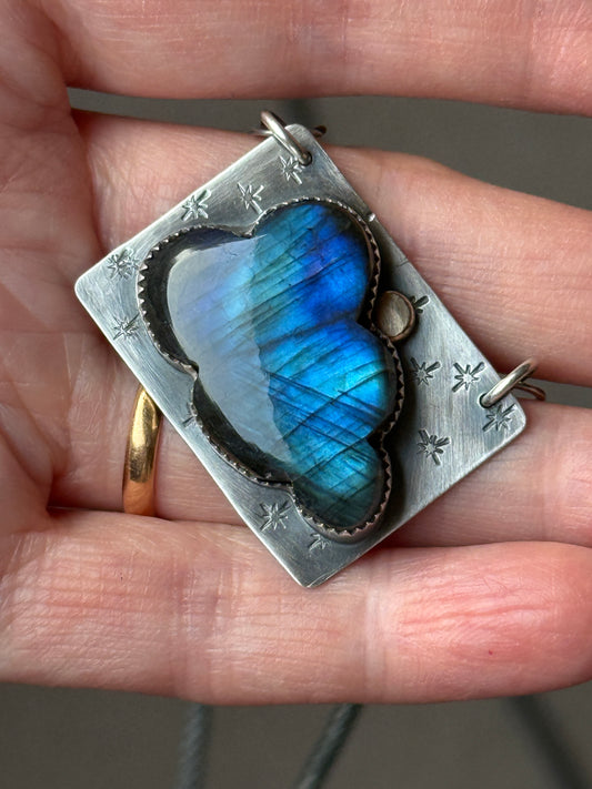 Moody Blue Labradorite Cloud