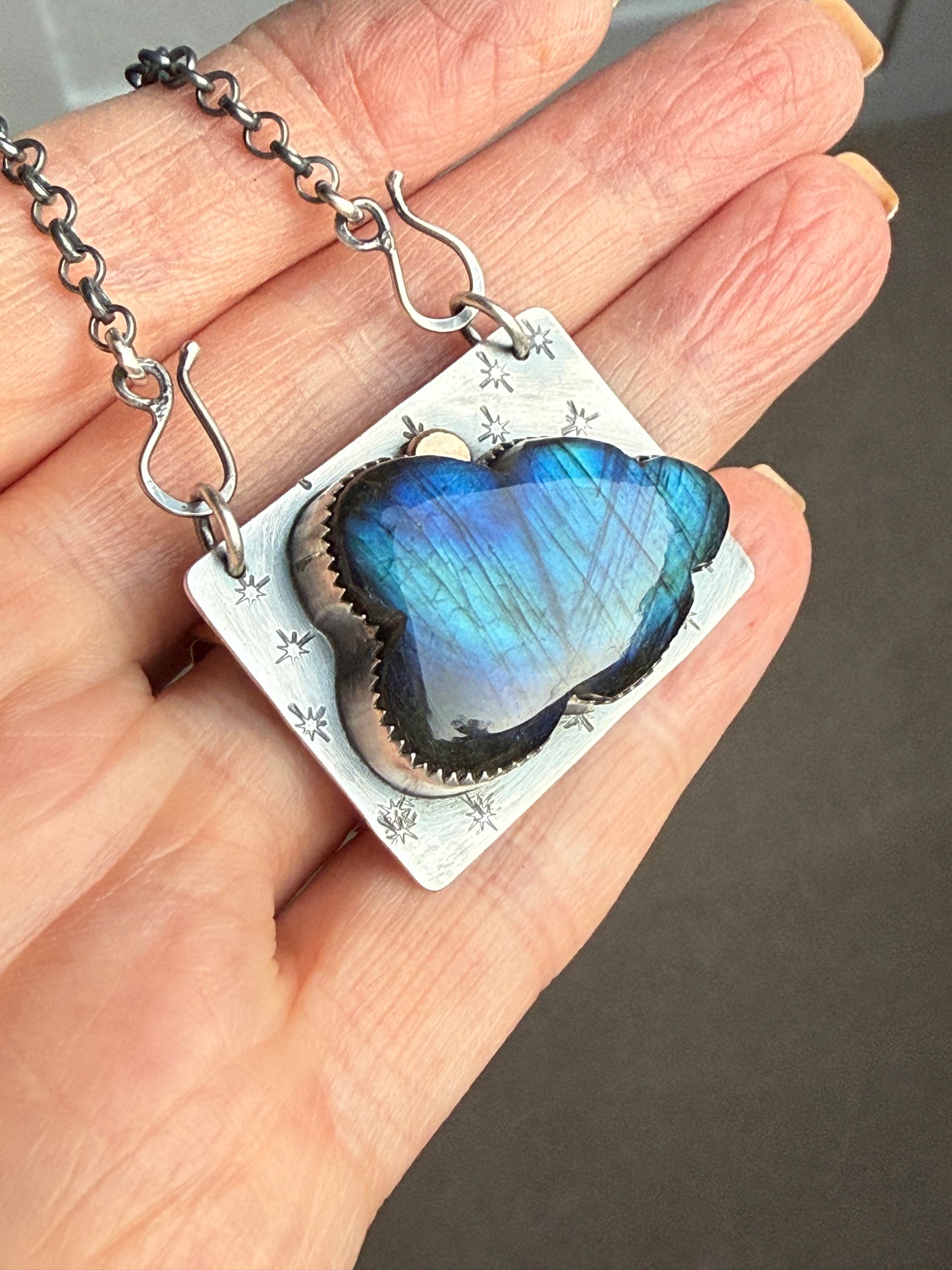 Moody Blue Labradorite Cloud