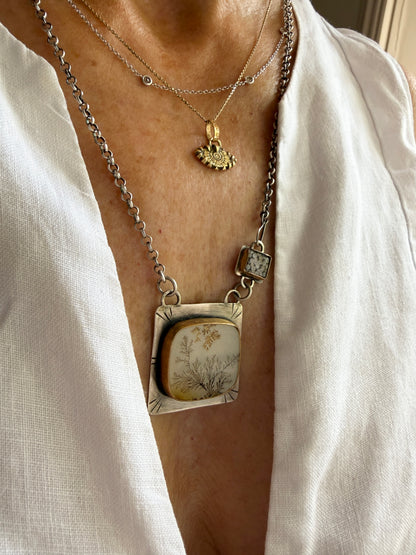 Scenic Dentric Agate with a Wrasse Snakeskin Stone
